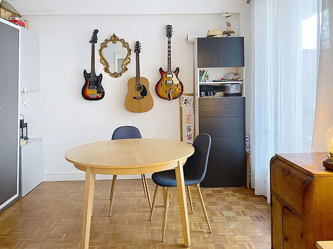 Appartement à NEAUPHLE-LE-CHATEAU