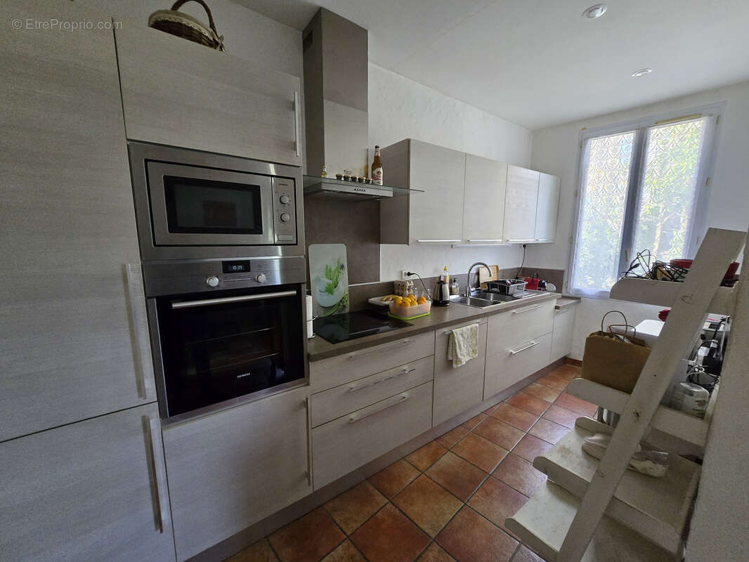 Appartement à LA ROQUETTE-SUR-VAR