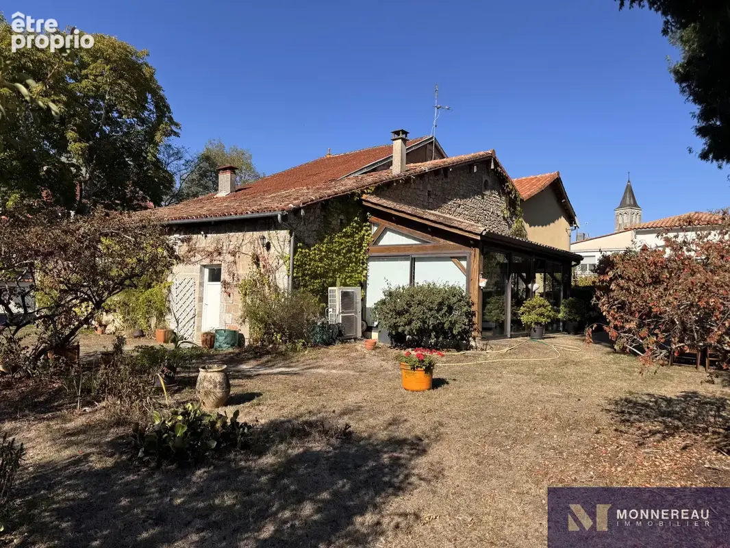 Maison de village avec grand terrain - photo 3
