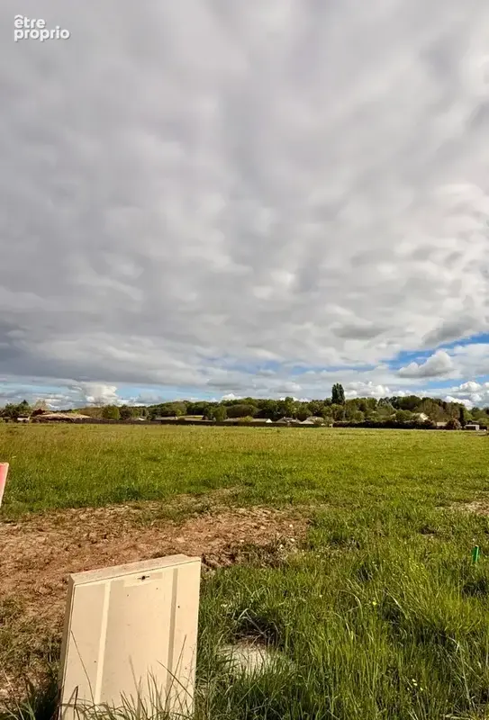 Terrain à SAINT-AGNE