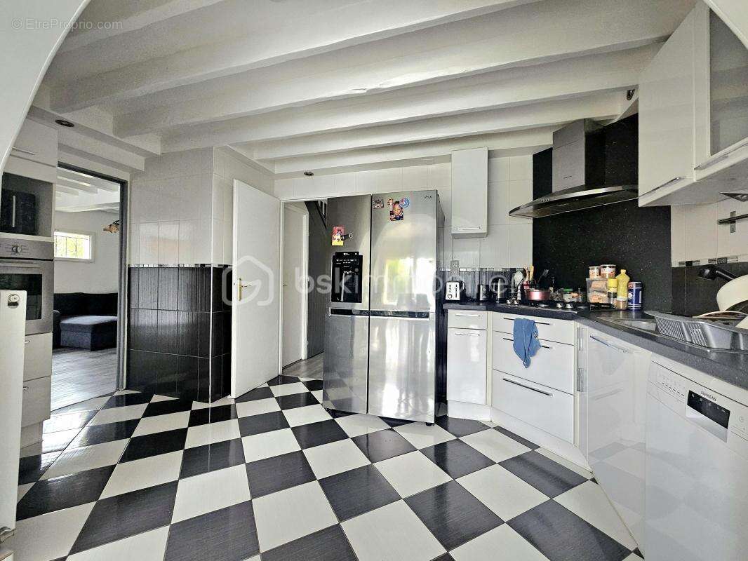 Maison à SAINT-PIERRE-LES-NEMOURS