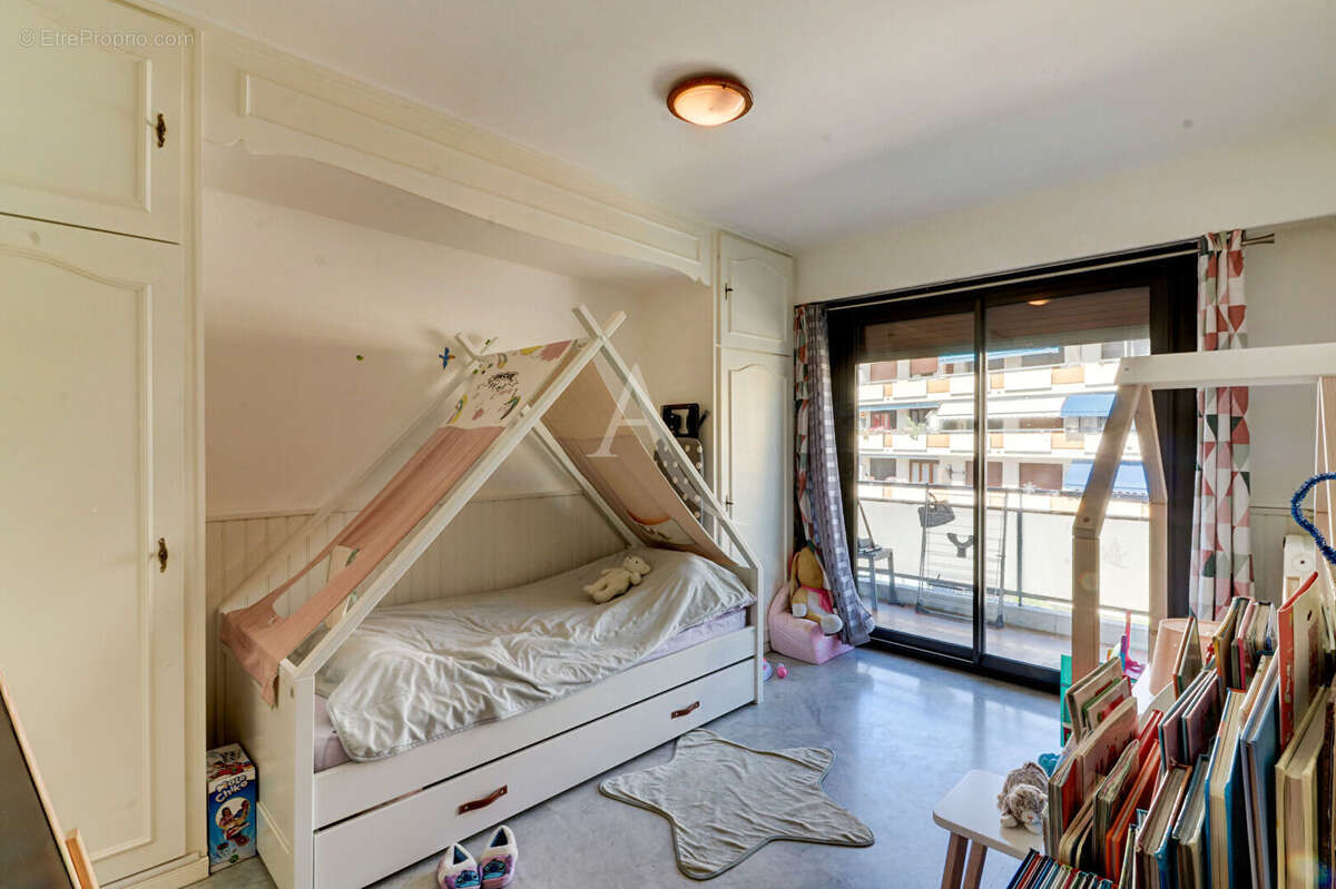 Appartement à MANDELIEU-LA-NAPOULE