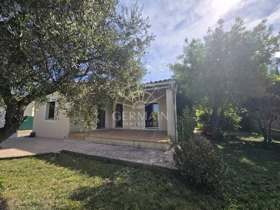 Maison à L'ISLE-SUR-LA-SORGUE
