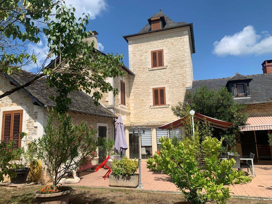 Maison à TERRASSON-LAVILLEDIEU