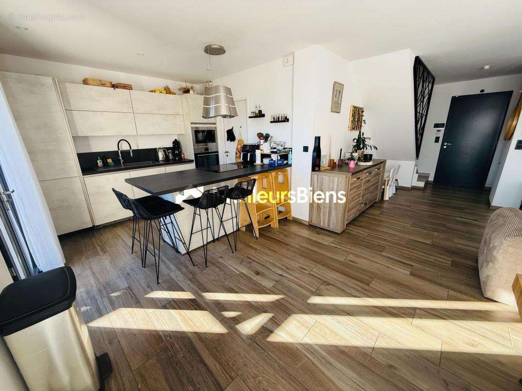 Maison à PEZILLA-LA-RIVIERE