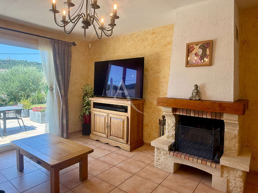 Superbe villa de plain-pied, au calme, piscine ,proche commodités - photo 9