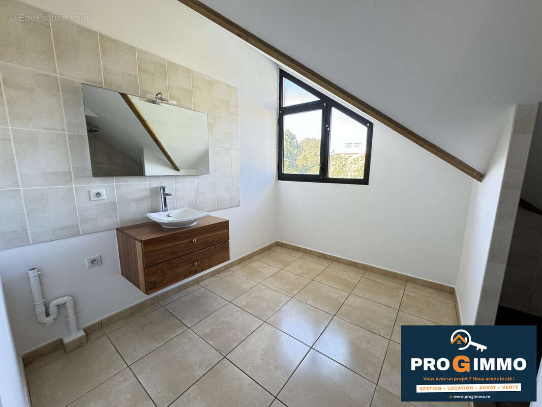Appartement 74 m² à Saint-Pierre  - photo 5