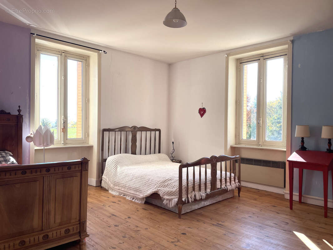 Maison à BUSSY-ALBIEUX