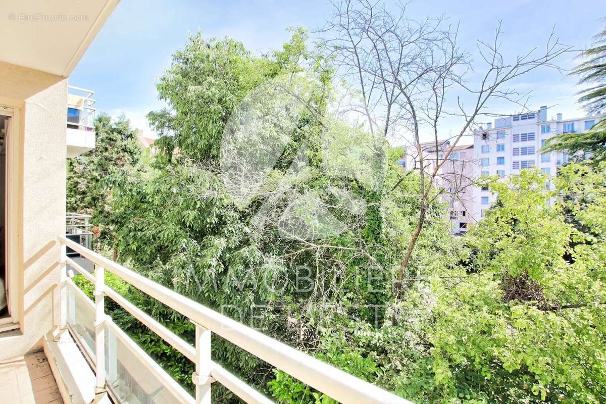 Appartement à LYON-8E