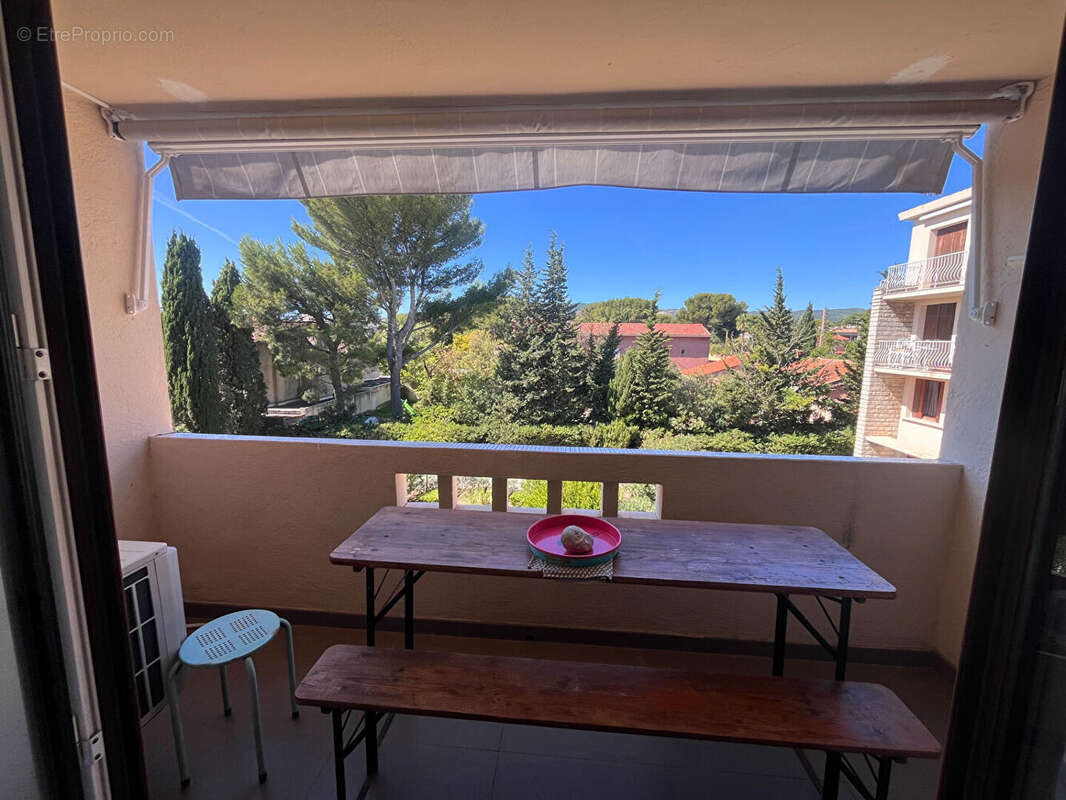 À deux pas des plages de La Ciotat Appartement T3/4 avec terrasse, aperçu mer et dernier étage - photo 11