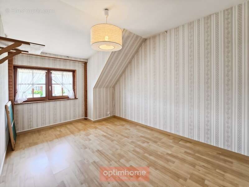 Maison 98 m² 3 chambres veranda cave complete grand garage - photo 15