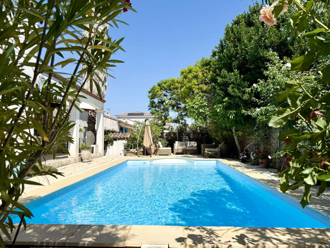 Villa indépendante de plain-pied avec 5 chambres et piscine - photo 3