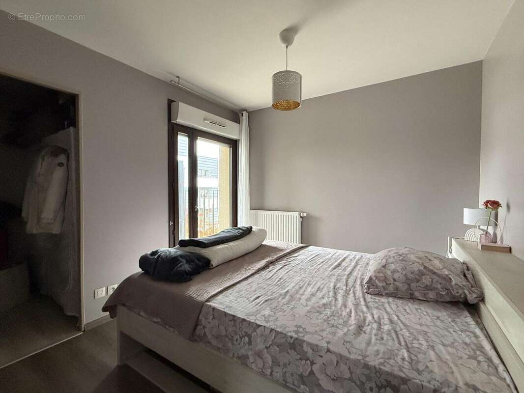 Appartement à LES PAVILLONS-SOUS-BOIS