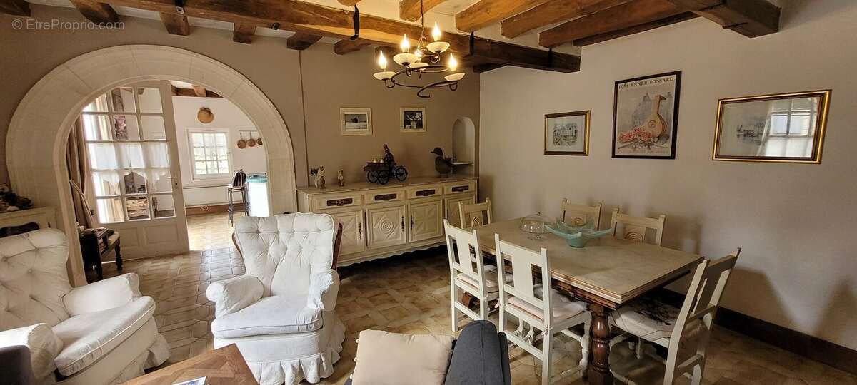 Maison à LA CHARTRE-SUR-LE-LOIR