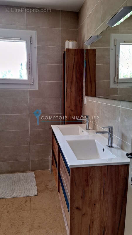 NÎMES- 30- Maison avec gîtes de 409m2  sur terrain de 2870m2 avec piscine - photo 8