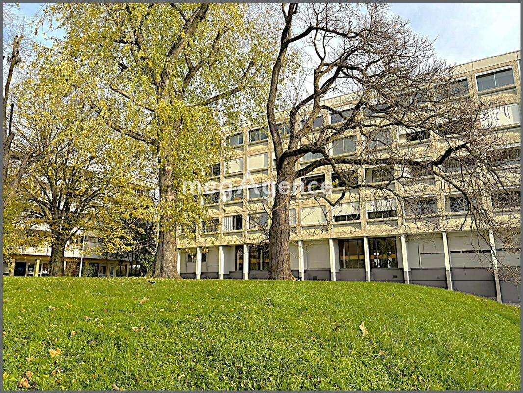 Appartement à LYON-9E