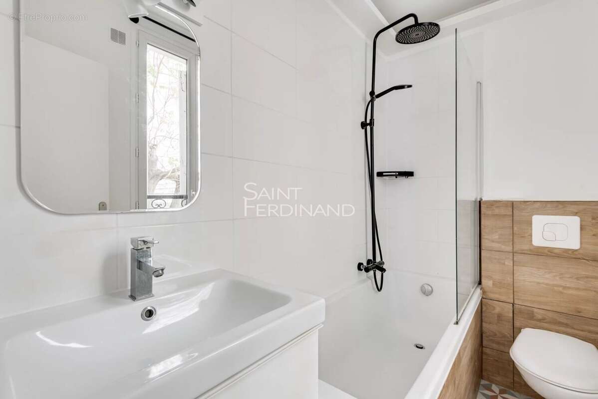 Appartement à PARIS-17E