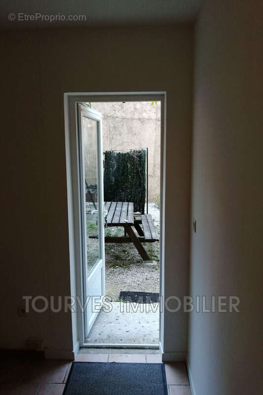 Appartement à TOURVES