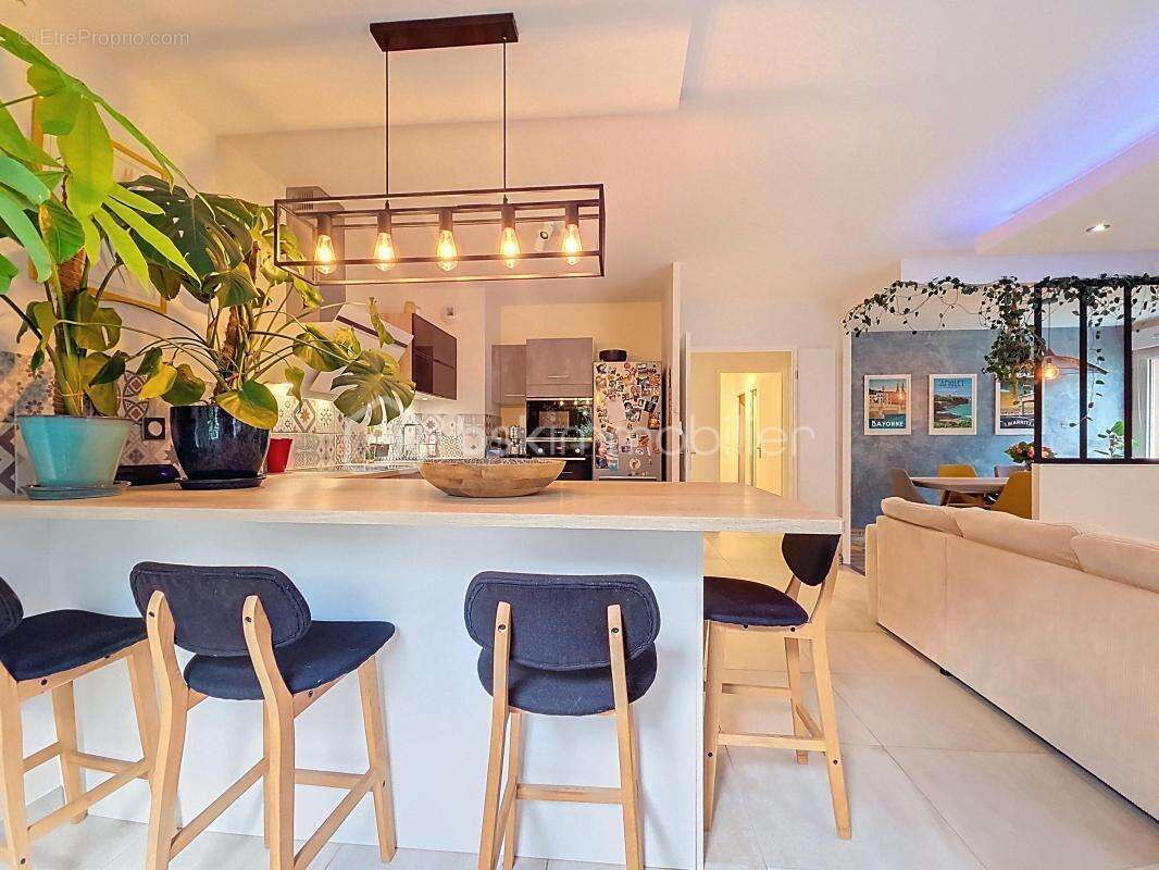 Appartement à EMERAINVILLE