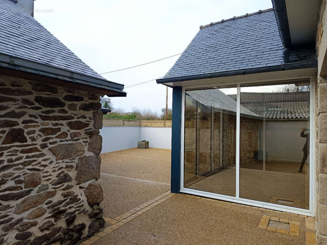 Maison à PLOUZEVEDE