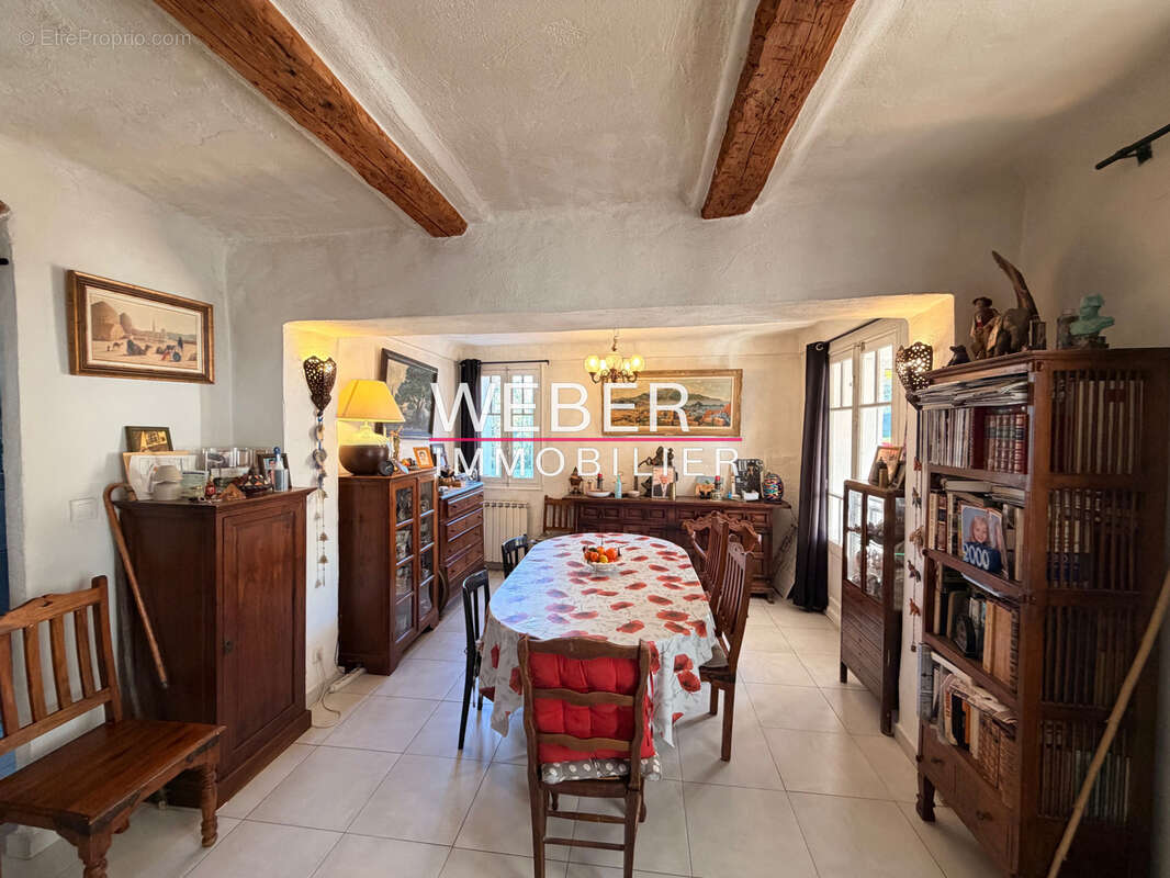 SANARY SUR MER PORTISSOL - Maison ancienne avec piscine - photo 4