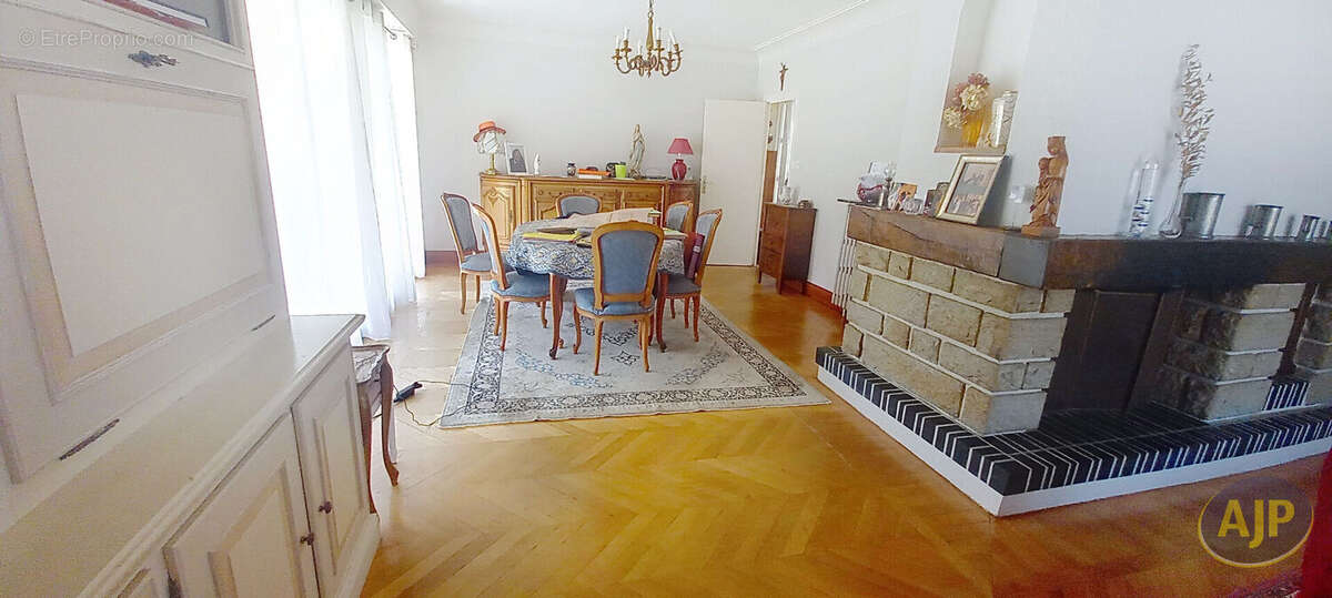 Chateaubriant : proche centre : maison 166m² - 5 chb + 1 bureau - photo 7