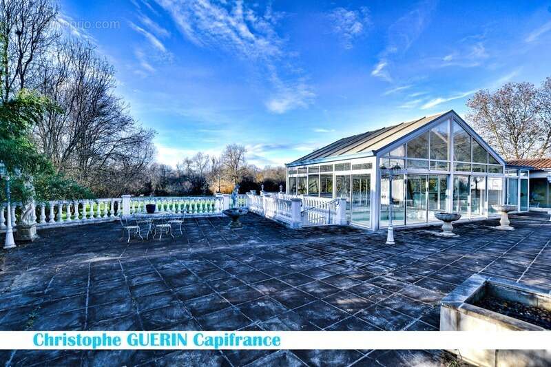 Maison à MONTIGNAC-CHARENTE