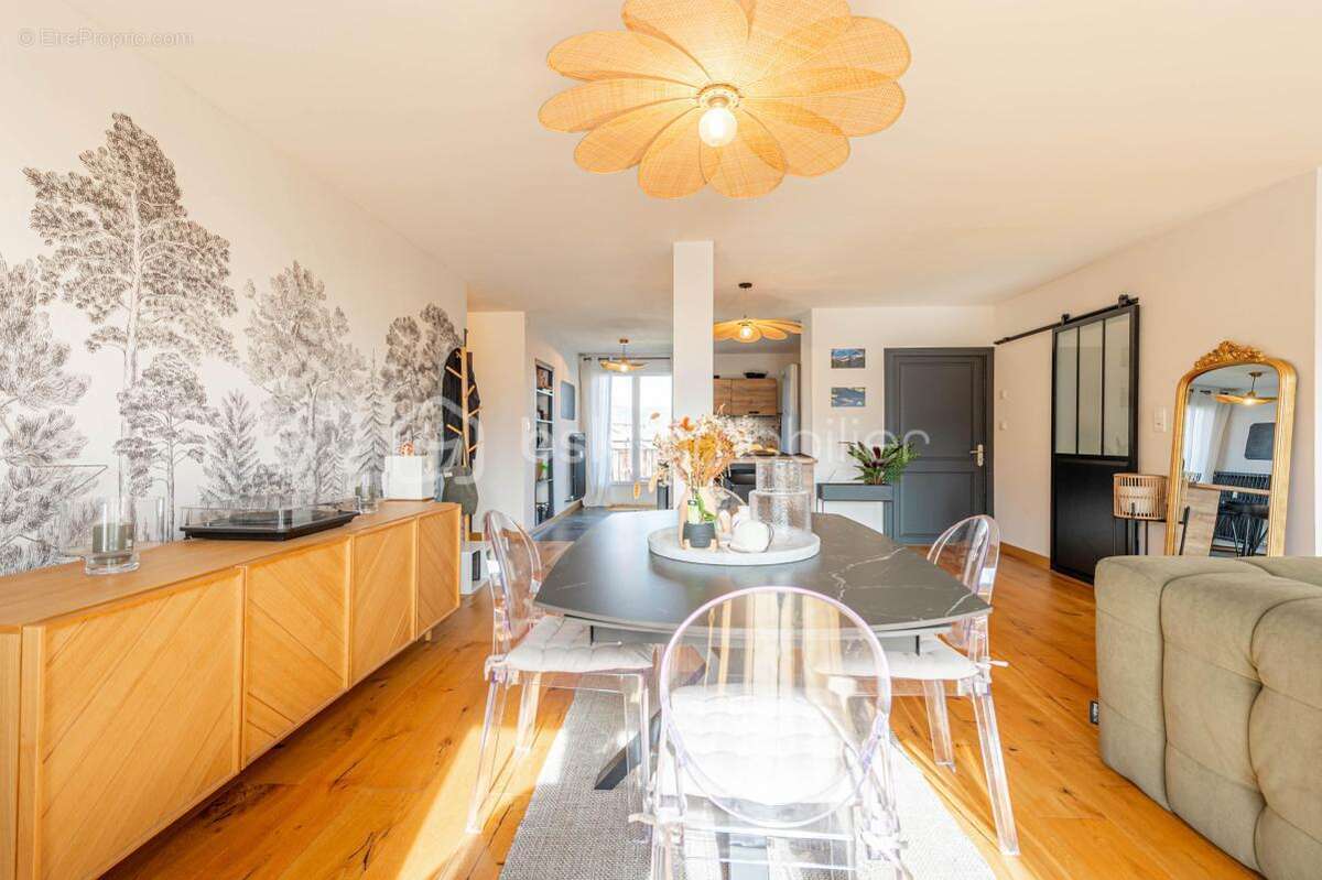 Appartement à LA ROCHE-SUR-FORON