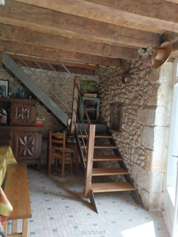 Corps de ferme a restaurer sur 9000 m2 de terrain - photo 14