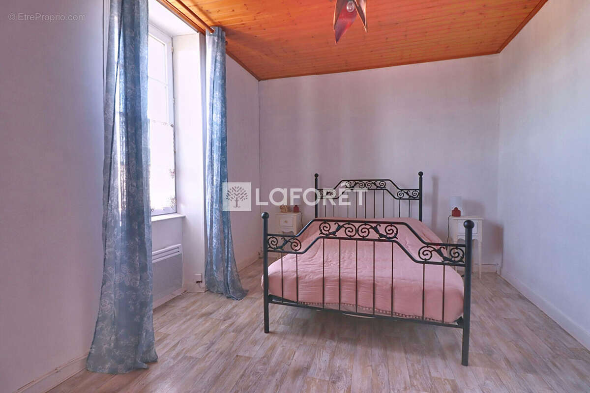 Maison à SAINT-CLEMENT-DES-BALEINES