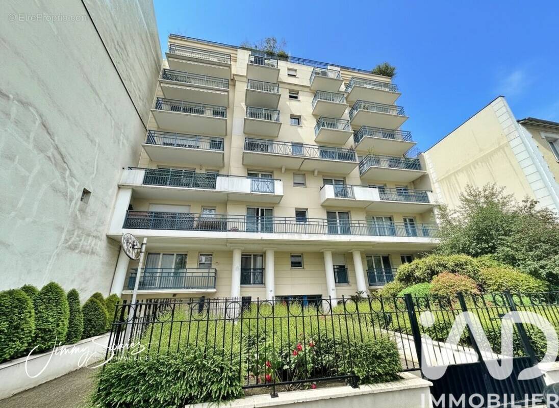 Photo 1 - Appartement à COURBEVOIE
