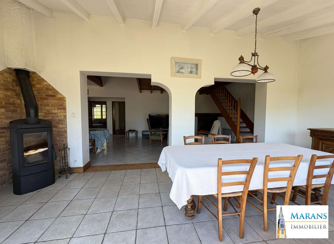 Maison à L'ILE-D'ELLE