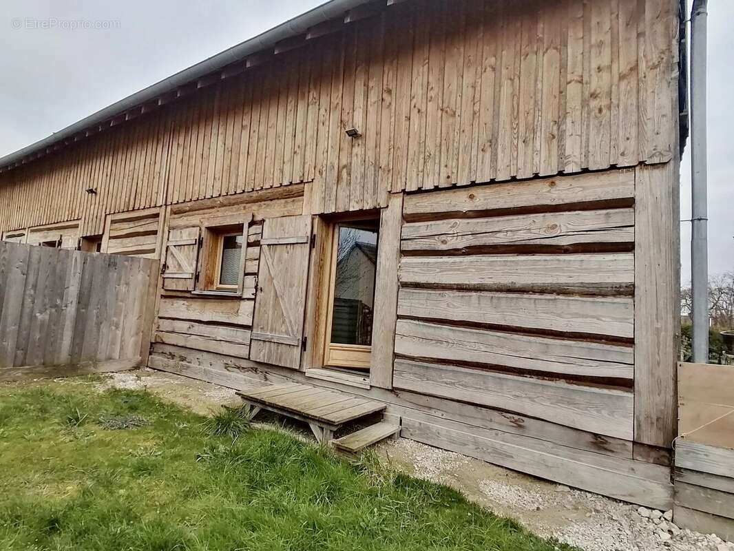 Appartement à COURTERANGES