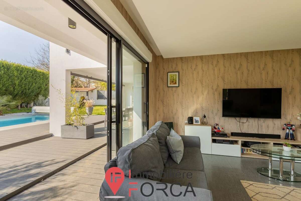 Woippy - maison d'architecte avec piscine - 250 m² - photo 6
