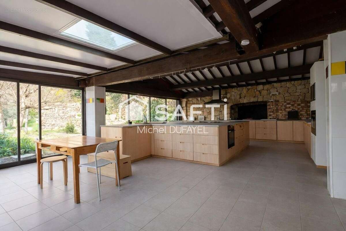 Photo 2 - Maison à CLAVIERS