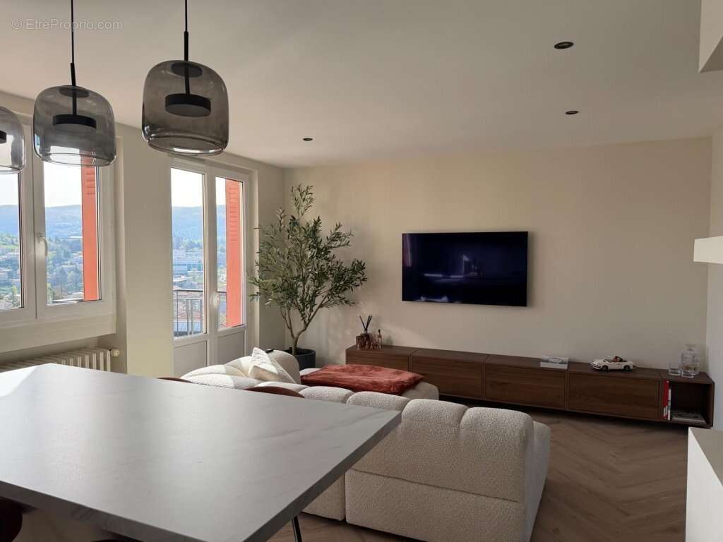 Appartement à SAINT-ETIENNE