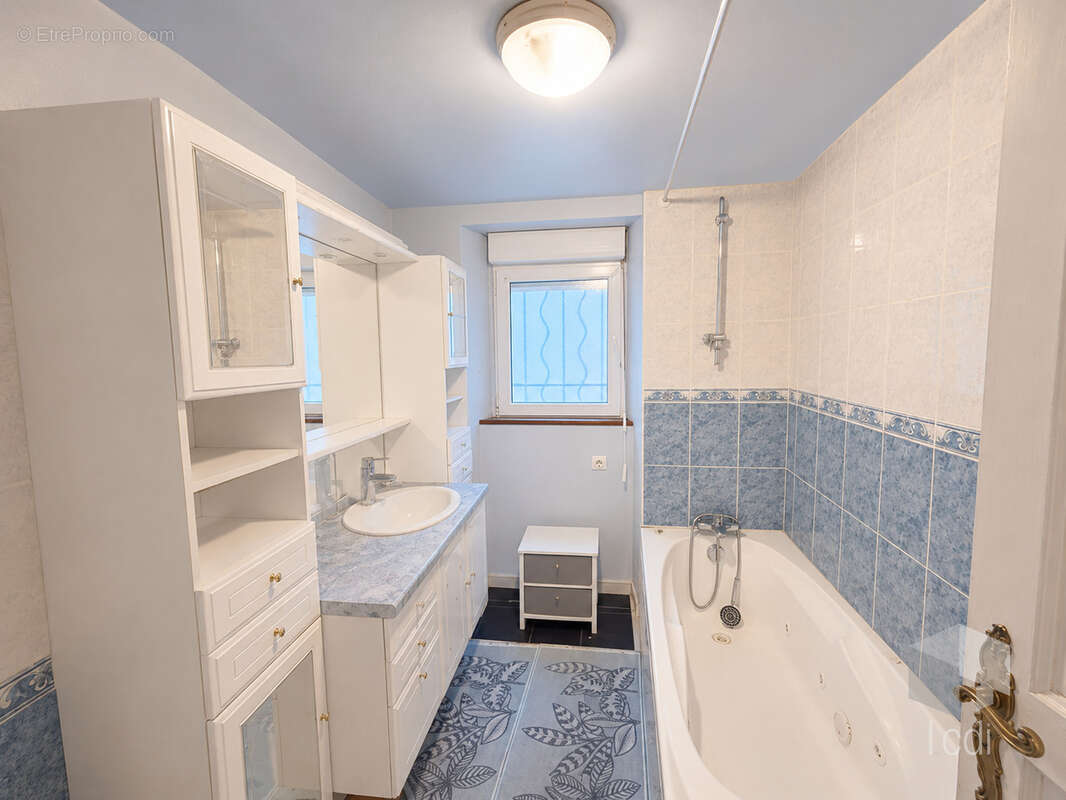 Appartement à LE TEIL