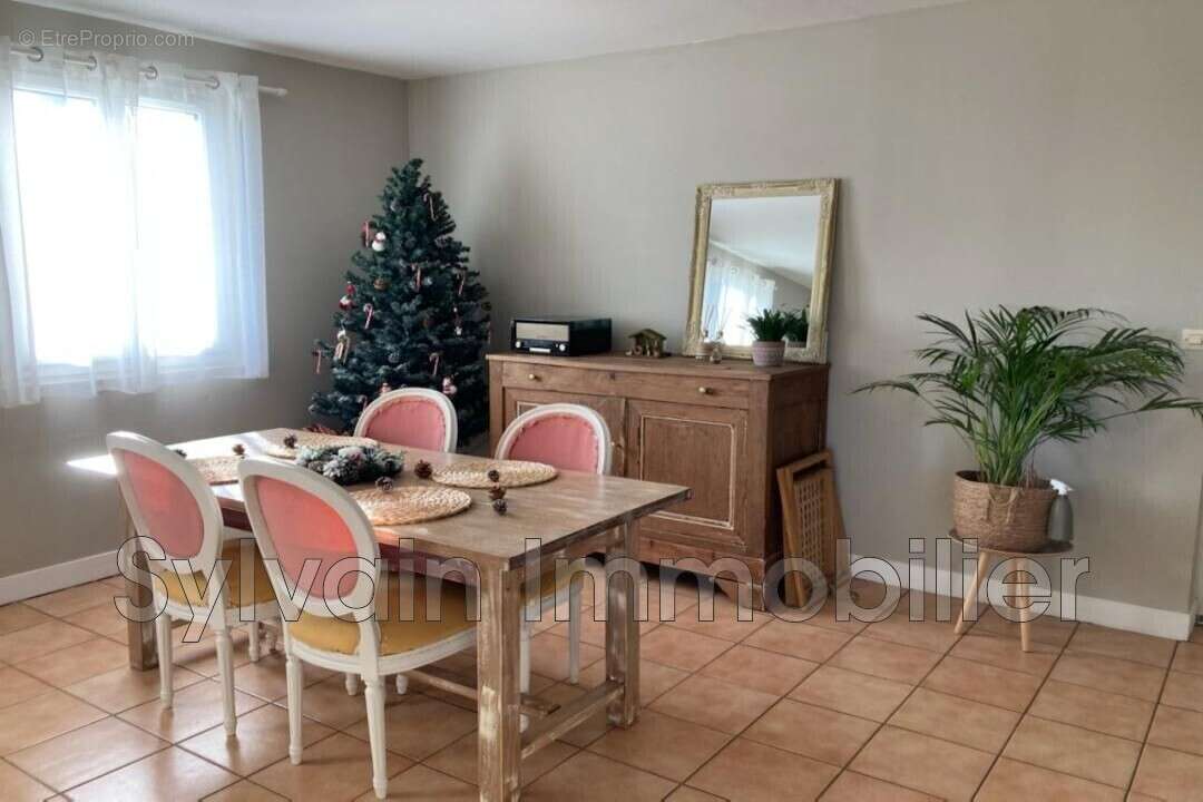 Maison 112 m² à Moliens  - photo 5
