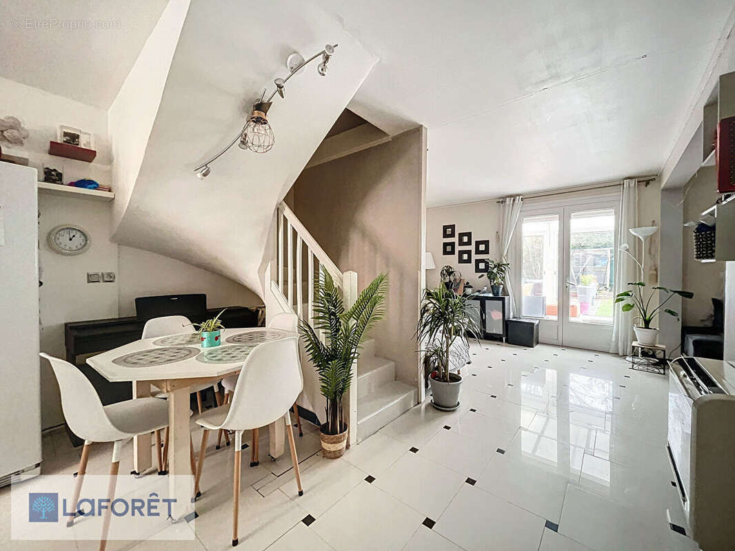 Maison à LE MEE-SUR-SEINE