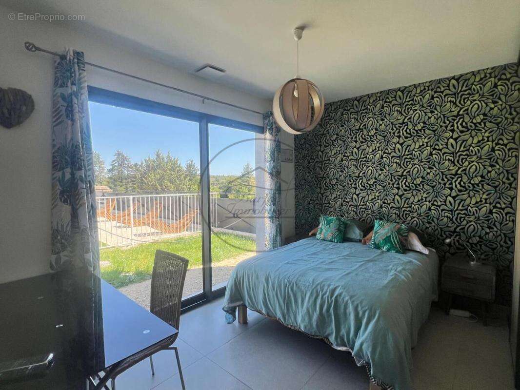 Maison neuve de plain-pied avec piscine ! un cadre de vie privilégié ! - photo 4