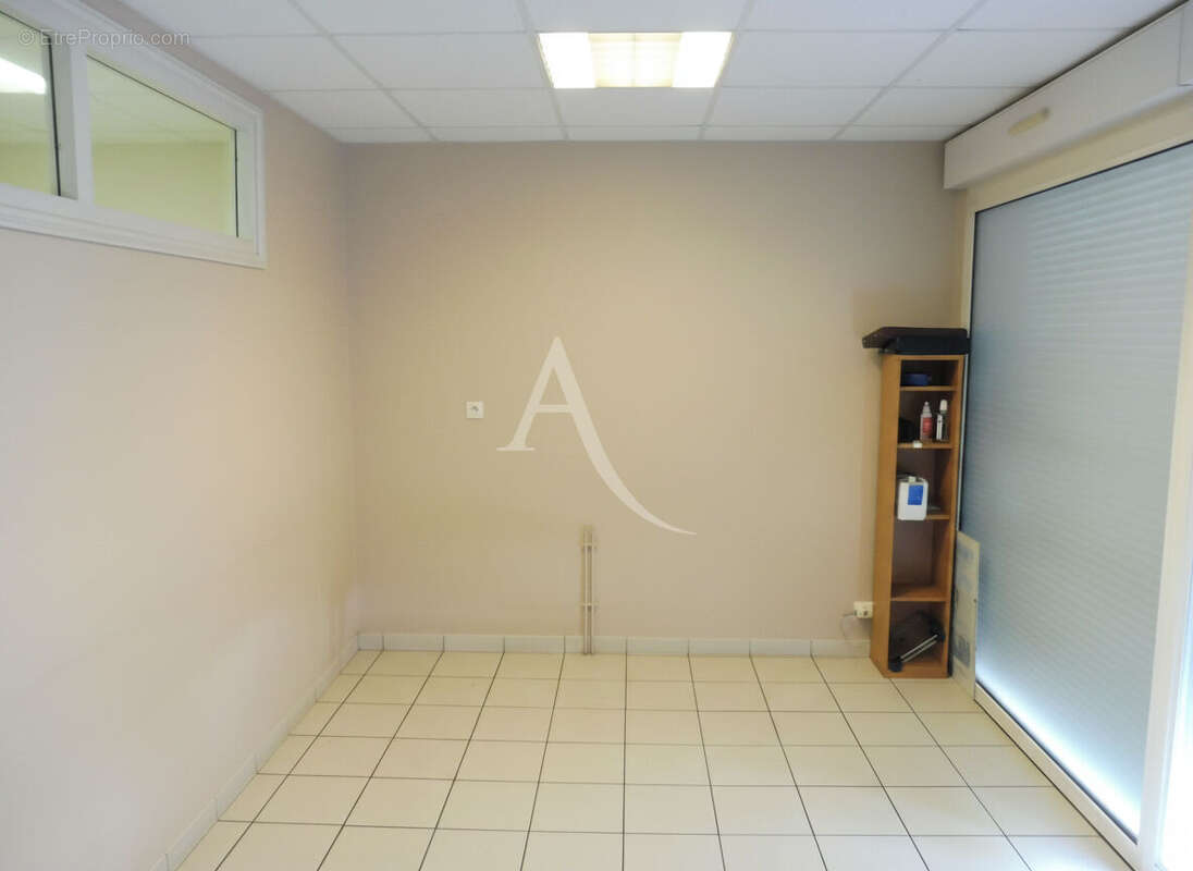 À vendre - Local - Centre-ville de Lamotte-Beuvron - photo 3