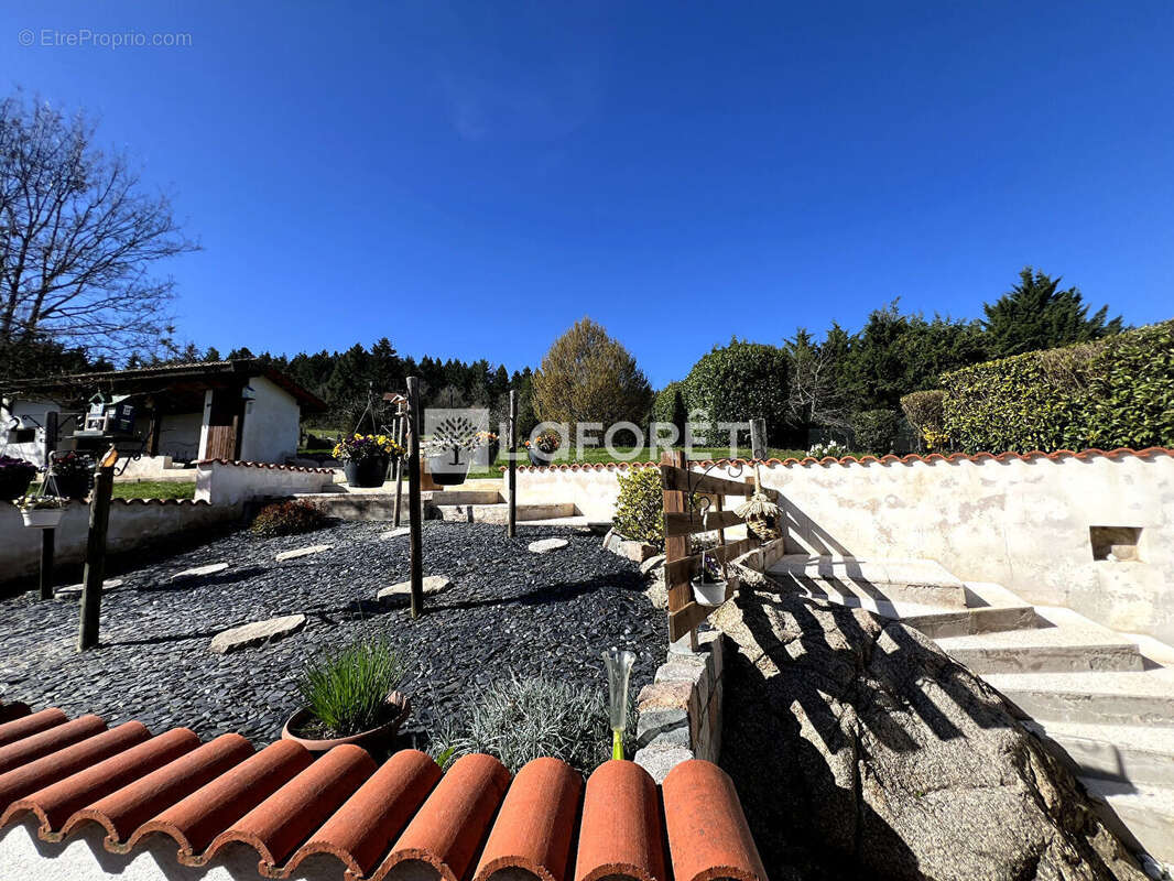 Maison Ambierle 7 pièce(s) 150m2 - photo 18