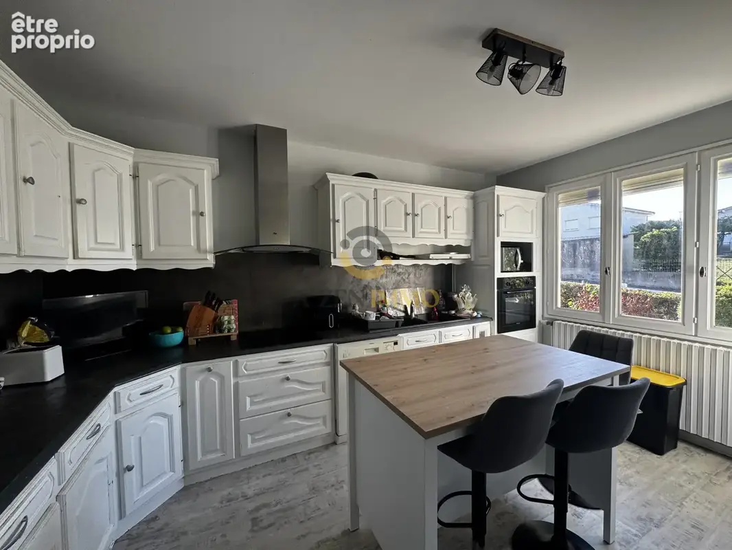 Maison 7 pièces 121 m² à vendre à Saint-Aubin-Le-Cloud (79450) - photo 3