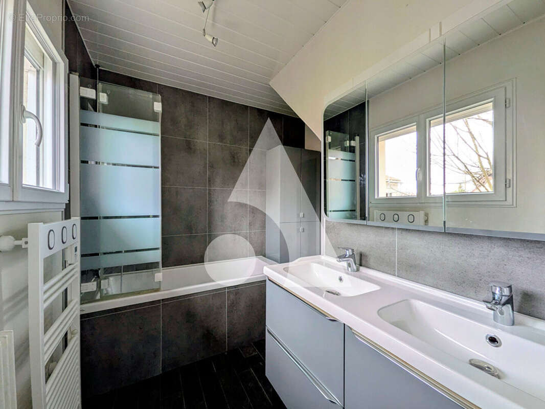 Maison à LA FRETTE-SUR-SEINE