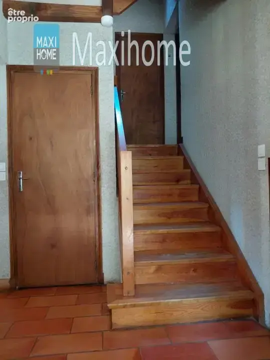 Maison  familiale lumineuse T5 de 150 m² avec 1 741 m² de - photo 2
