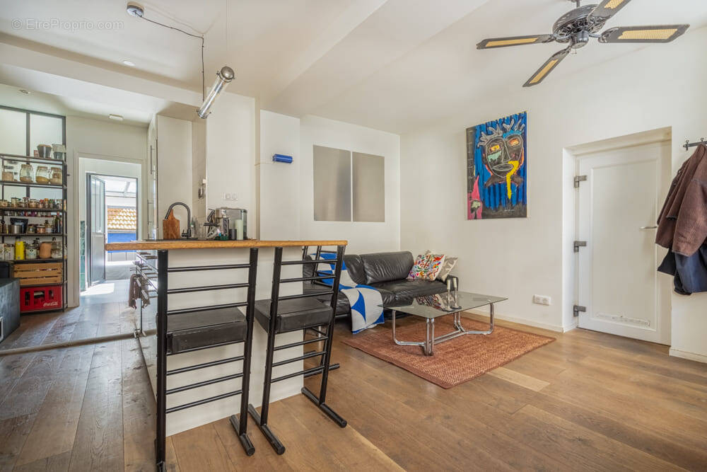 Appartement à PARIS-11E