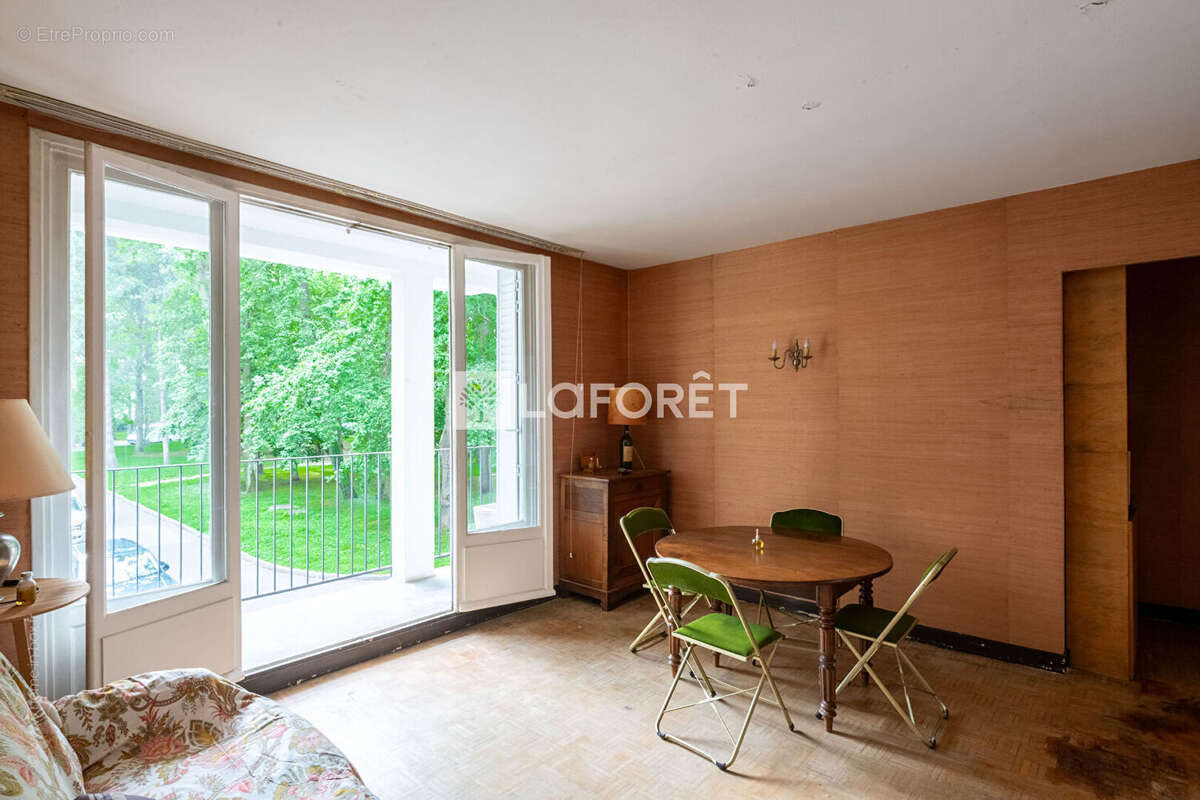 Appartement à LA CELLE-SAINT-CLOUD