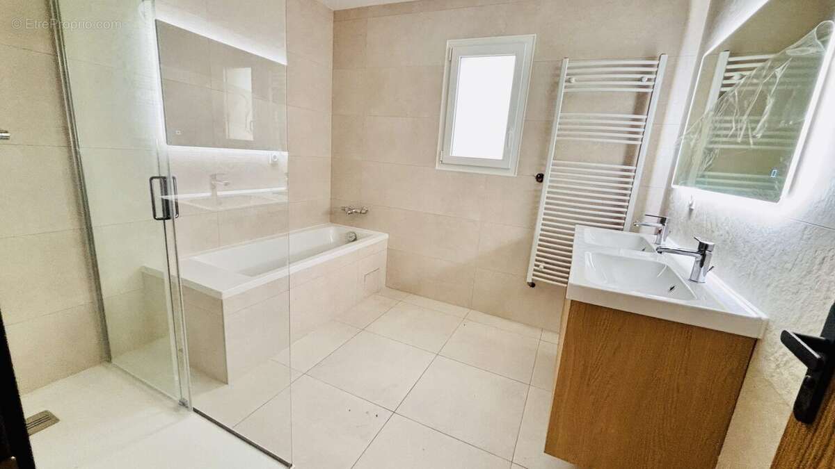 Maison à BRETTEVILLE-SUR-LAIZE