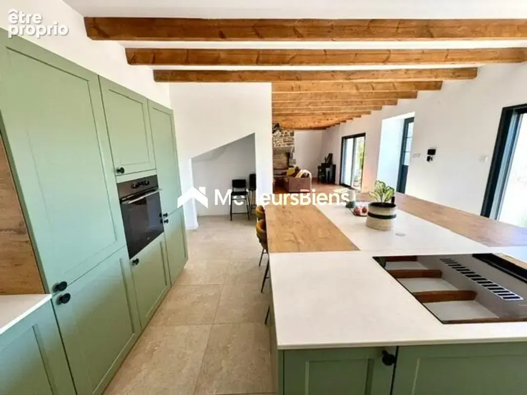 Maison en pierres 149 m² - rénovation de qualité - photo 8