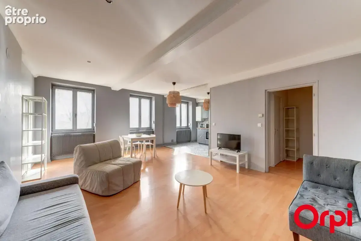 Grand appartement type T3 de 75 m2 avec vue sur le Rhône et à deux pas du parc de la Tête d’or - photo 2